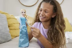 Frozen 1 Fashion Doll - Elsa