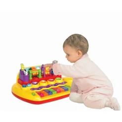 KID, piano med dansende figurer