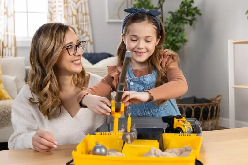 Kinetic Sand Construction Folding Sandbox