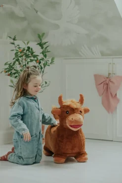 KREA Hop And Bounce Plush Cow – Hoppende plysjeku