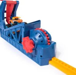 Monster Jam 1:64 Long Jump Playset med El Toro Loco