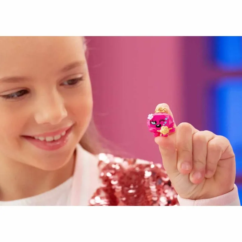 Pinky Promise, overraskelsespose